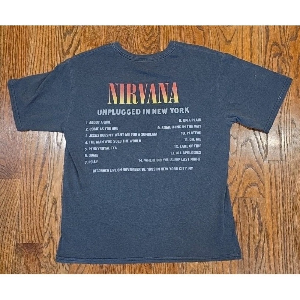 Nirvana MTV Unplugged Graphic T-Shirt | Vintage Wash Charcoal Grey Band Tee | S - Picture 2 of 3